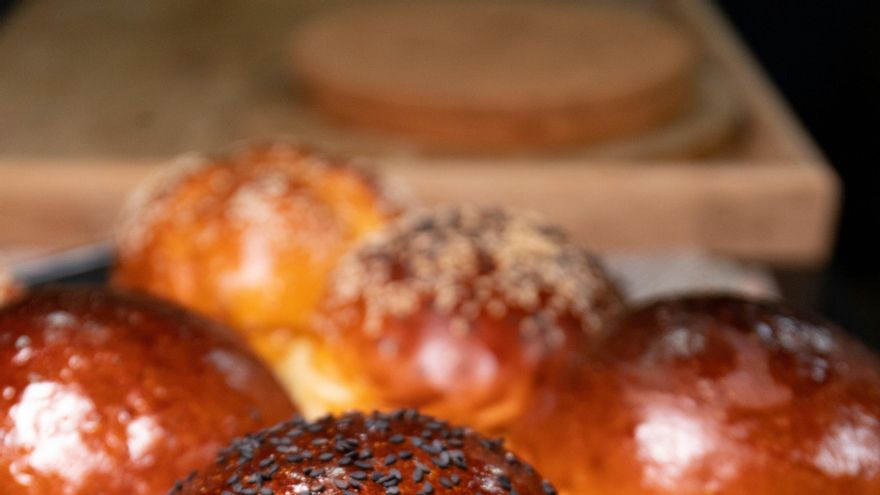 Pan de patata para las hamburguesas: un método sencillo para que quede esponjoso y suave