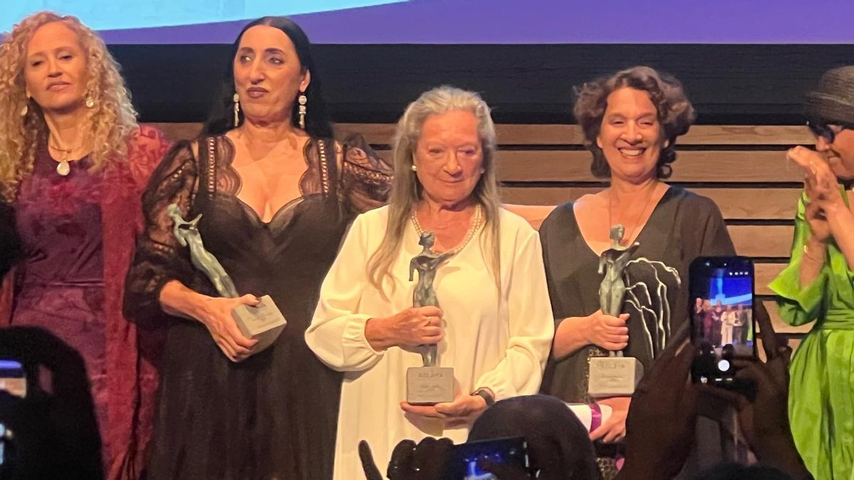 Elsa López recibe el Premio Internacional Aglaya a la Cultura de la Paz: “La paz solo se conseguirá cuando los seres humanos entiendan que el bien común significa el bien de todos por encima de razas y creencias”