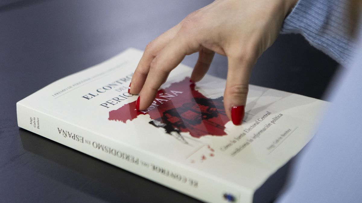 El libro analiza la legislación que afecta a los medios de comunicación (televisión, radio y prensa) en campaña electoral.