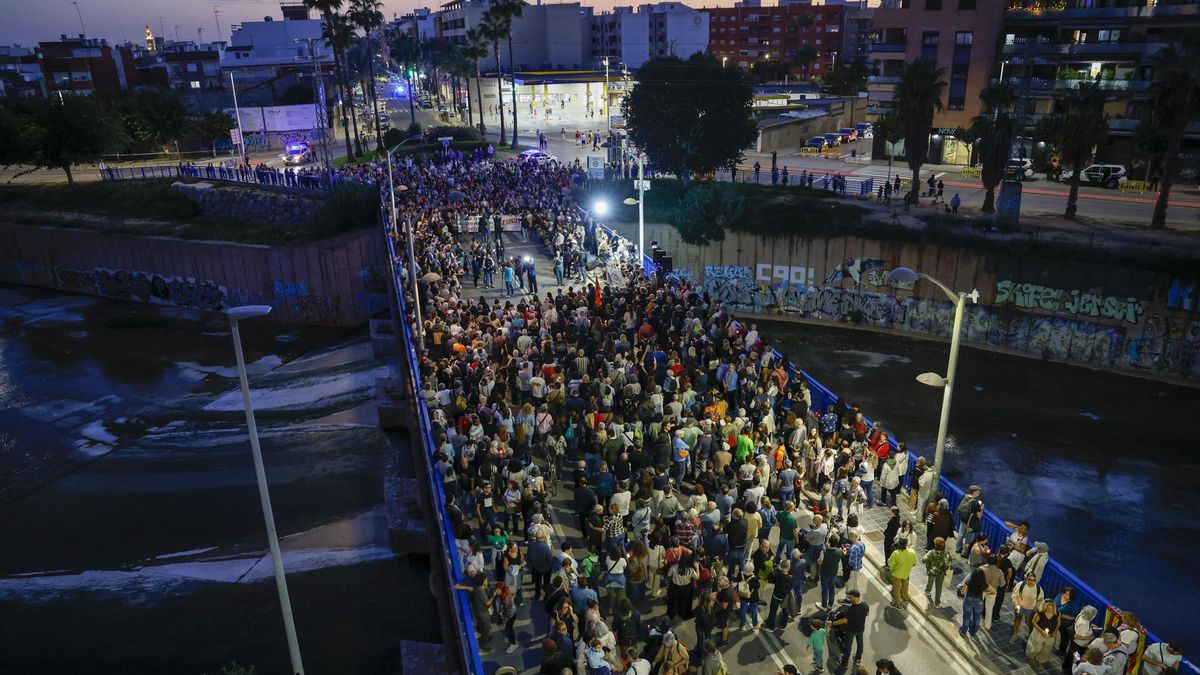Dos marchas se funden en el barranco del Poyo para exigir verdad y justicia por la dana en el segundo aniversario