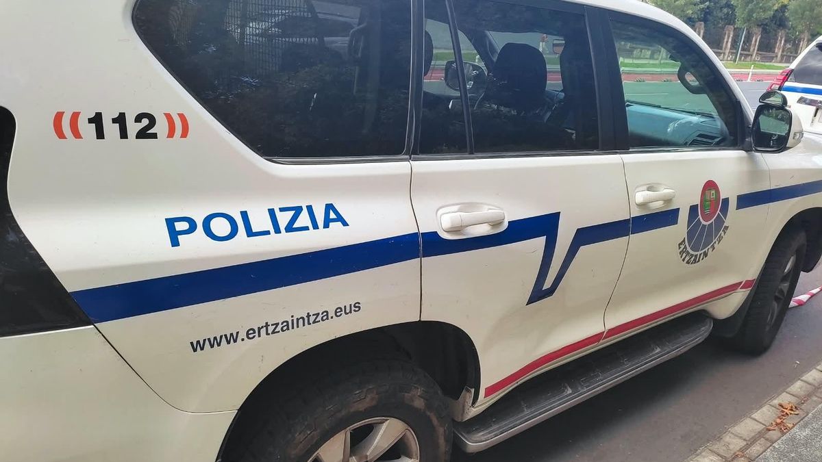 Vehículo de la Ertzaintza.
