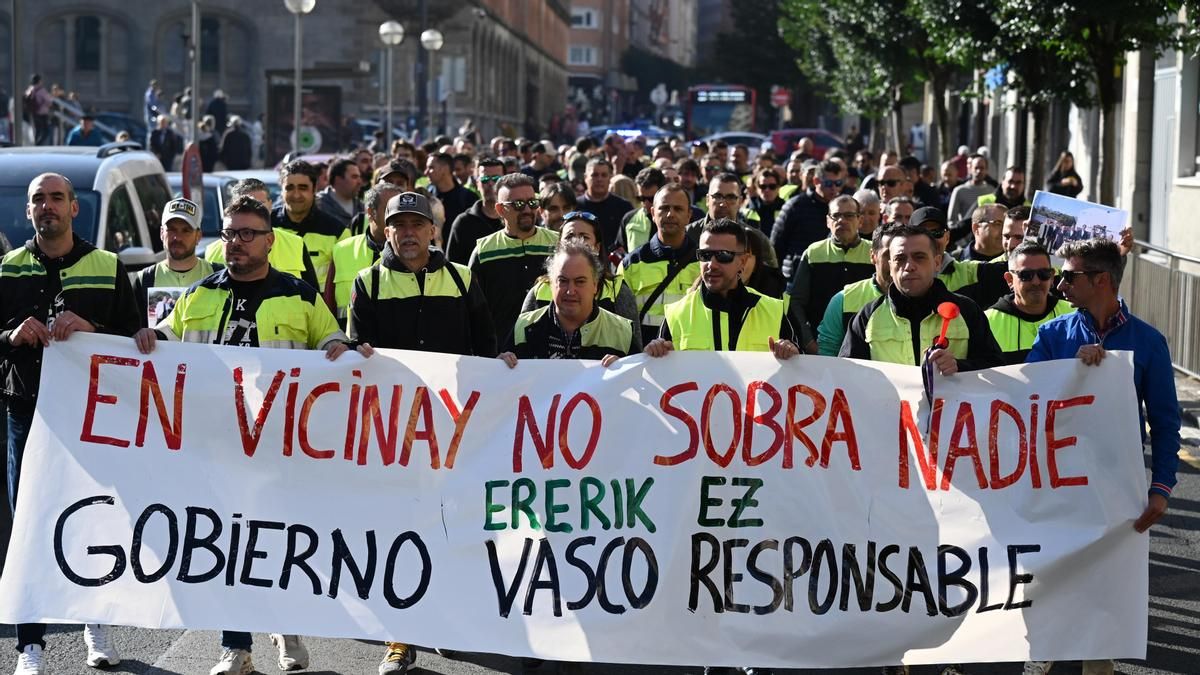 La plantilla de Vicinay duda de que perder un pedido justifique 60 despidos y cargan contra la dirección y el Gobierno vasco