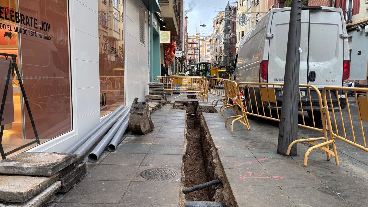 Las protestas en Pilar Salarrullana surten efecto: Iberdrola se compromete a terminar las obras este viernes