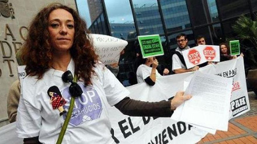 La activista antidesahucios tinerfeña Inma Évora presenta una demanda por despido nulo contra Cáritas