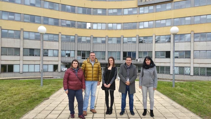 Los y las candidatas en el campus universitario del Bierzo.