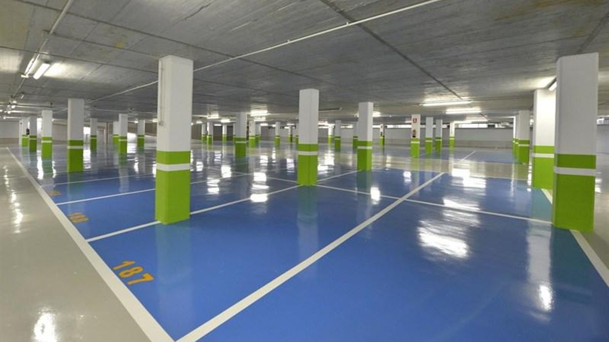 Interior del aparcamiento subterráneo de Mendicouague.