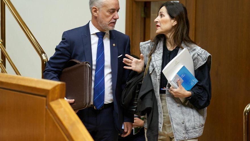 Los servicios mínimos por la huelga en el Parlamento Vasco incluyen el conductor de la presidenta y "atención para su despacho"