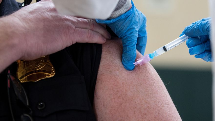 Las autoridades sanitarias de Estados Unidos creen que la variante británica del coronavirus, conocida como "B.1.1.7", que actualmente se extiende por este país, podría ser más letal que otras. EFE/EPA/CJ GUNTHER/Archivo
