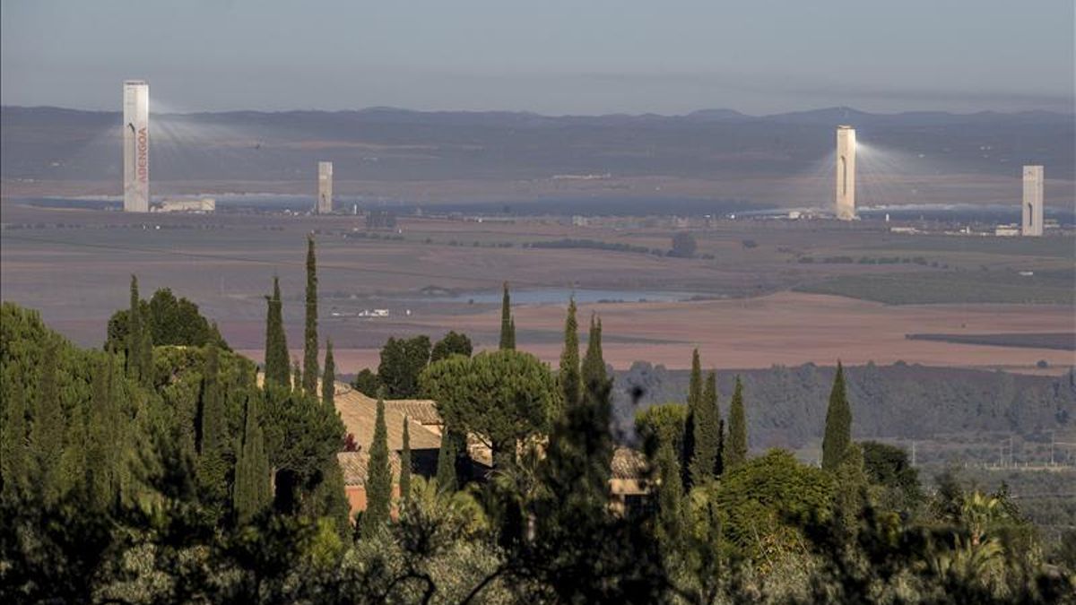 Abengoa confirma a los sindicatos que se han perdido unos 500 empleos