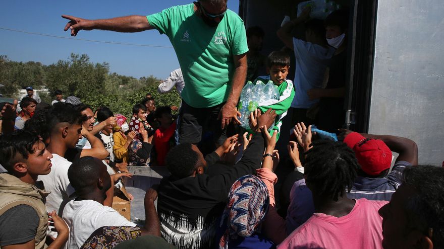Merkel avanza que Alemania acogerá menores de Moria, sin concretar cifra