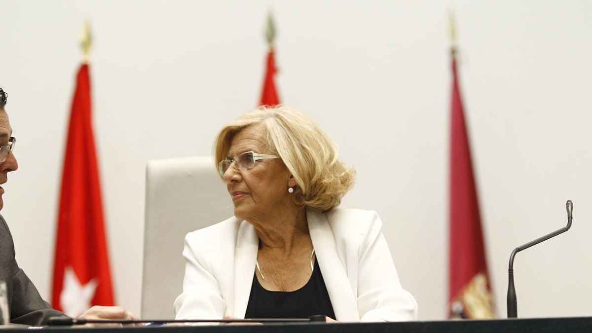 Carmena ve "excesivísimamente grande" el despacho del alcalde y lo reorganizará "para sacarle más partido"