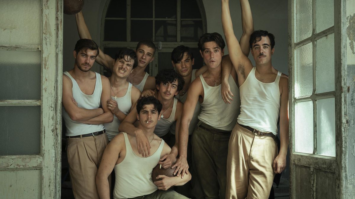 Parte del elenco de 'La bola negra'