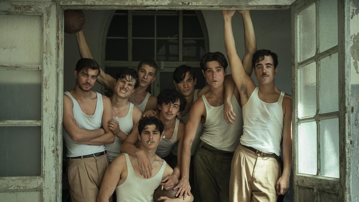 Parte del elenco de 'La bola negra'