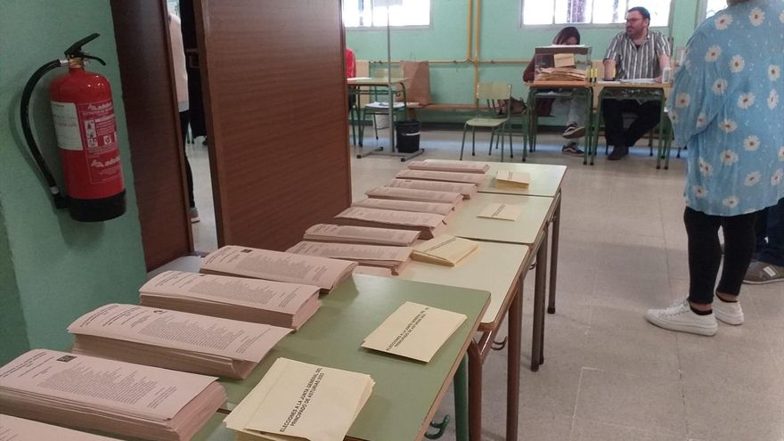Colegio electoral este domingo en Gijón.