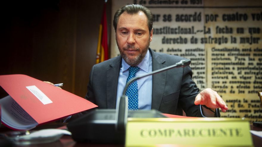 El ministro de Transportes y Movilidad Sostenible, Óscar Puente Santiago, comparece ante la Comisión del ‘caso Koldo’, en el Senado, a 24 de abril de 2025, en Madrid (España).