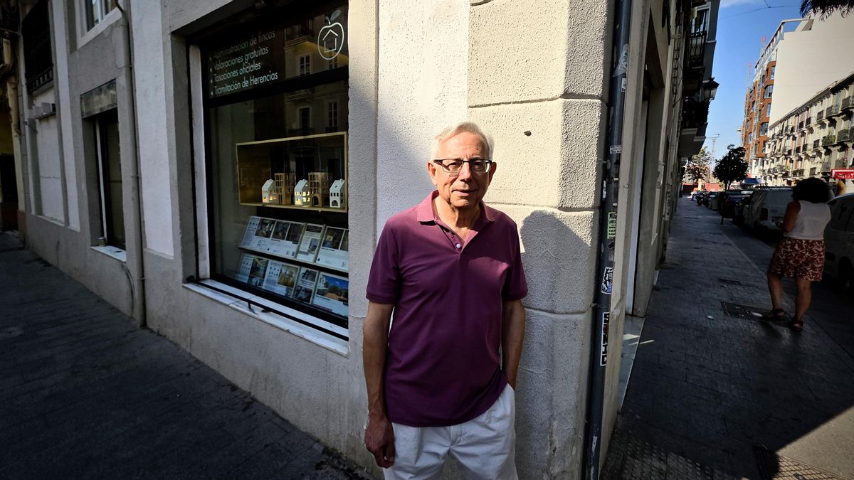 Antonio Ariño, en el cruce entre las calles Cuba y Dénia de València.