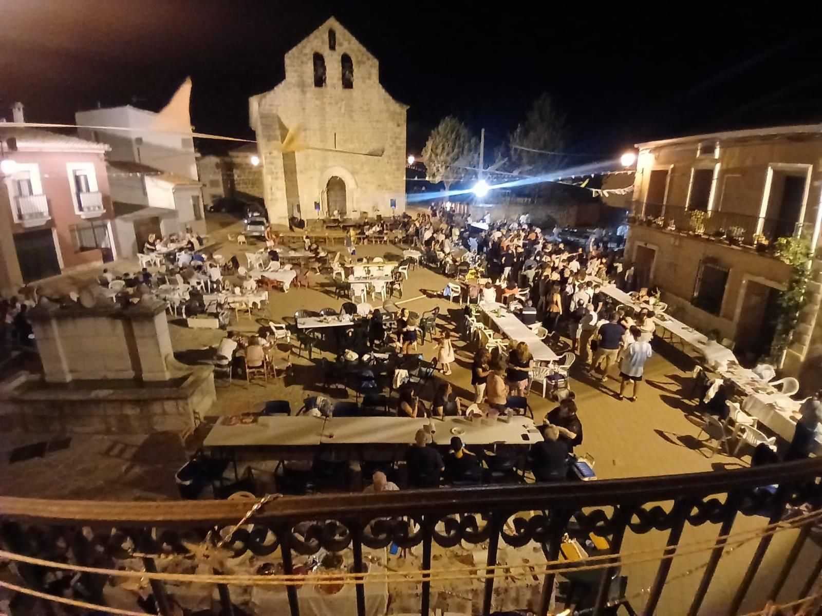 Una de las cenas en el pueblo conquense de Alcantud