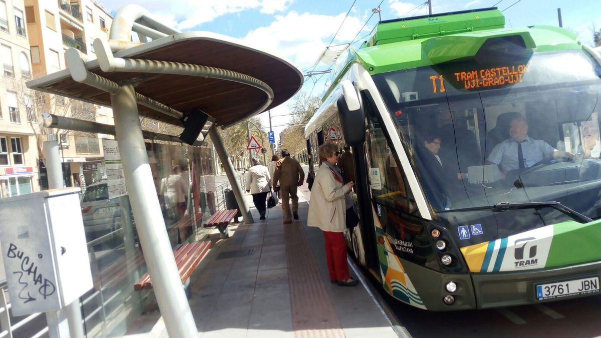 El TRAM de Castelló ofrecerá servicio en la noche y madrugada de final de año.