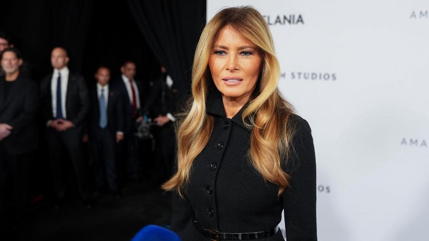 Vandalizan los carteles promocionales del documental de Melania Trump para protestar contra ICE