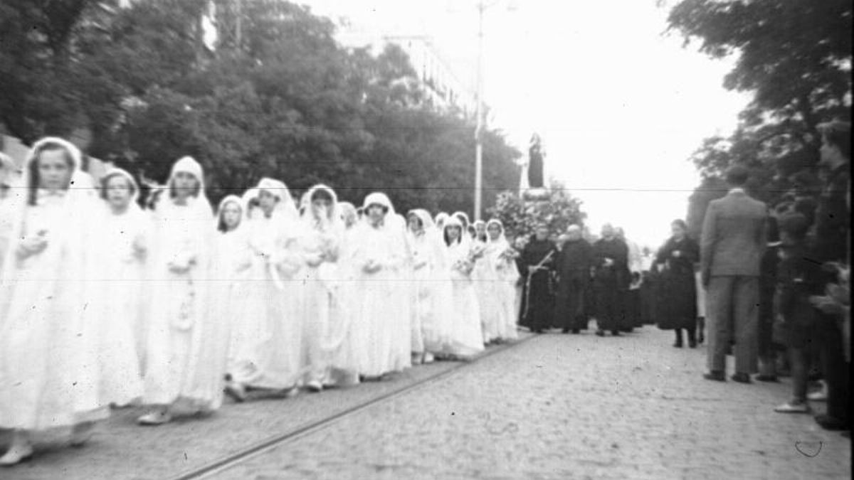 Procesión de la virgen del Carmen 1935 - Santos Yubero - niñas