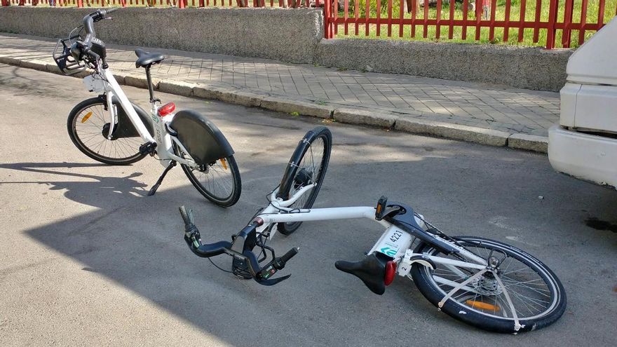 Almeida busca a la desesperada miles de bicis públicas perdidas después de tres semanas negando el caos en Bicimad