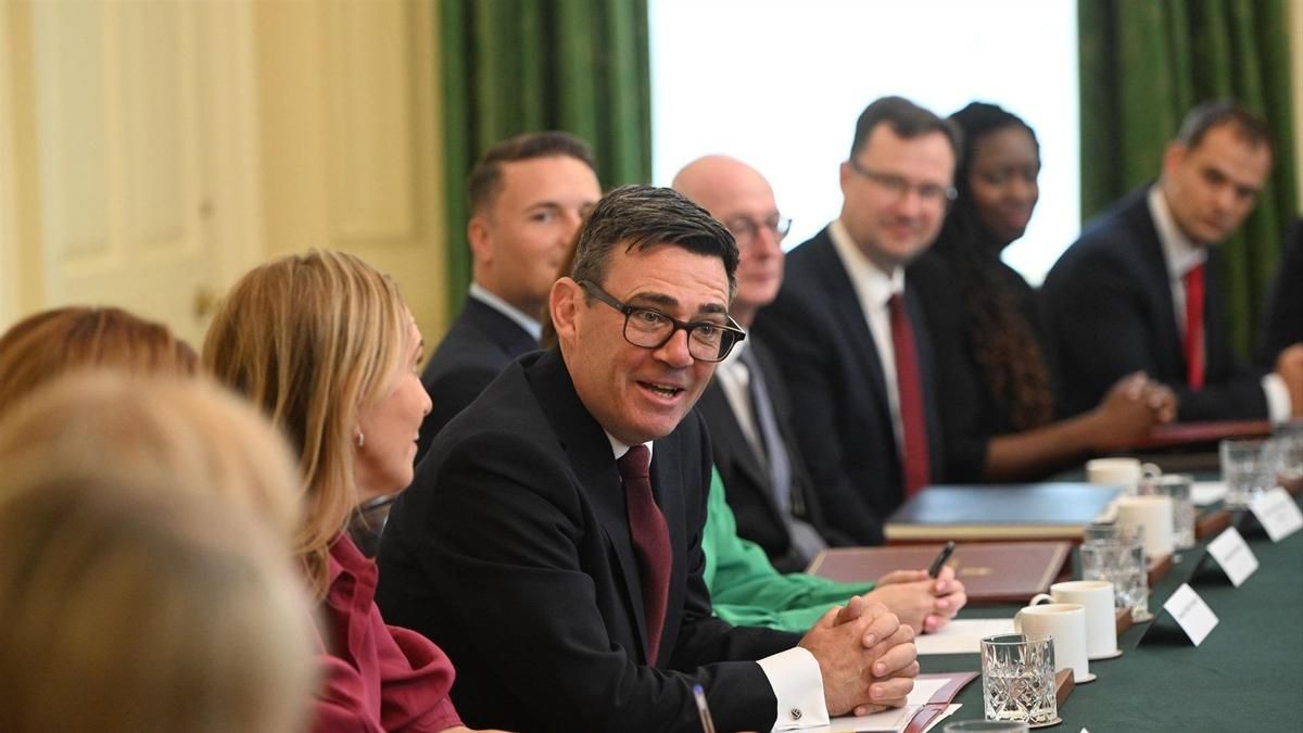 El nuevo Gobierno de Burnham: más hombres con poder, una ‘halcona’ antimigración y un ministro de Exteriores de izquierdas