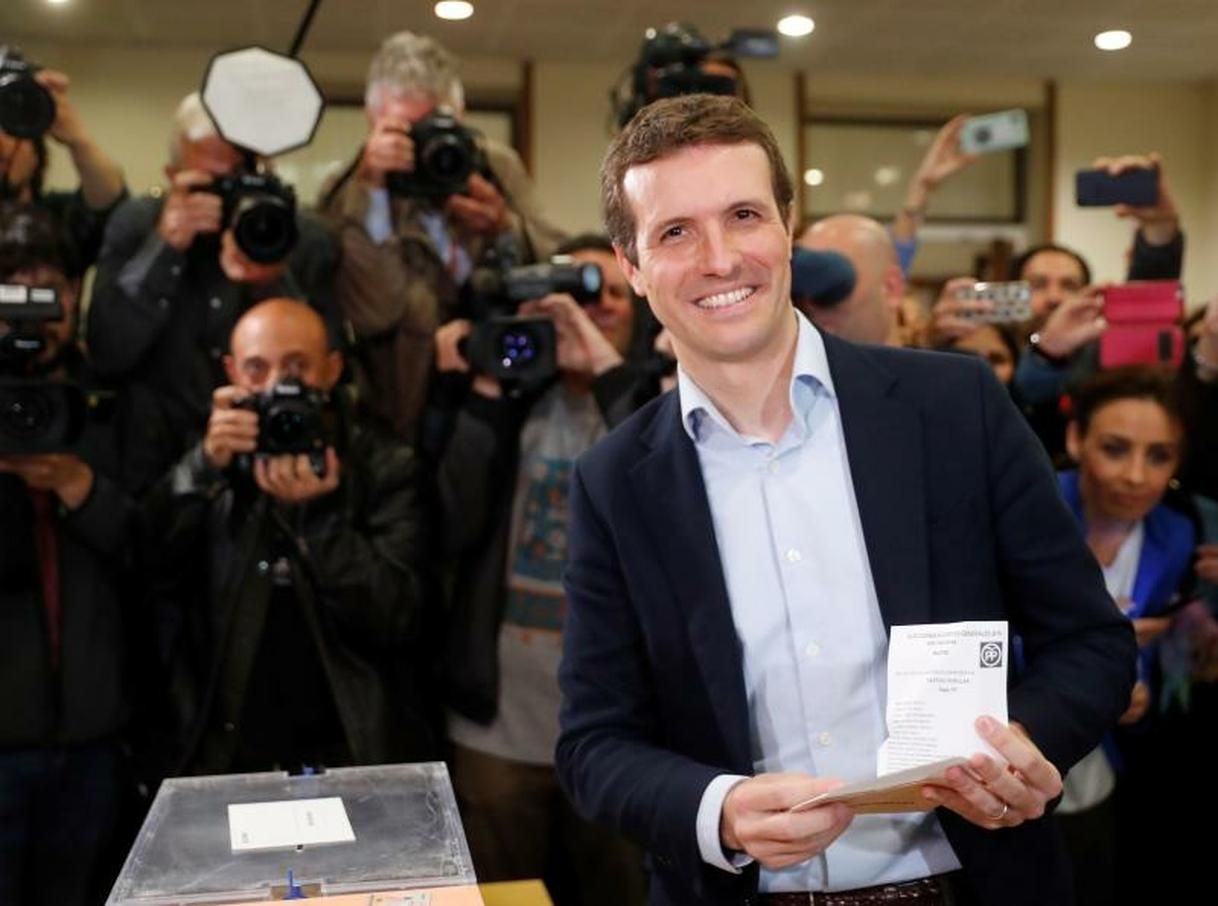Casado espera que salga un gobierno estable de las elecciones "más decisivas"