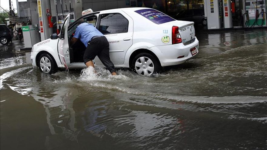 Natal, sede de Mundial, empieza a tapar gigantesco cráter abierto por lluvias