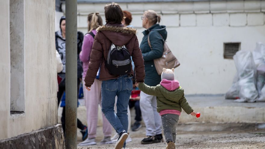 Refugiados ucranianos en una fotografía del pasado 22 de abril. EFE/EPA/DUMITRU DORU