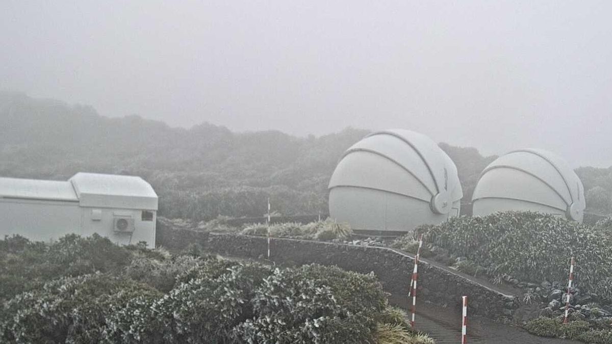 Dos grados bajo cero en El  Roque: el intenso frío congela las cumbres de La Palma