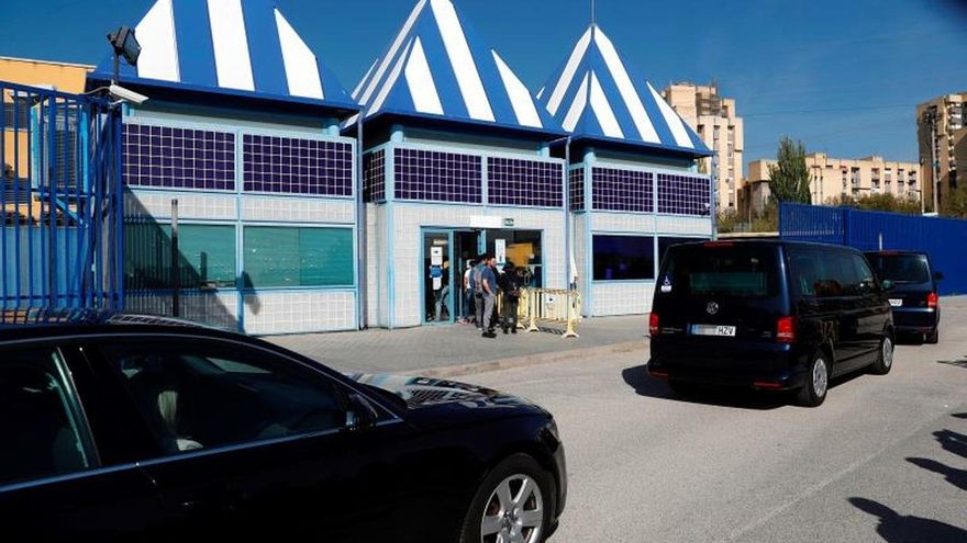 La Policía mantendrá en su cargo al director del CIE de Aluche, en Madrid