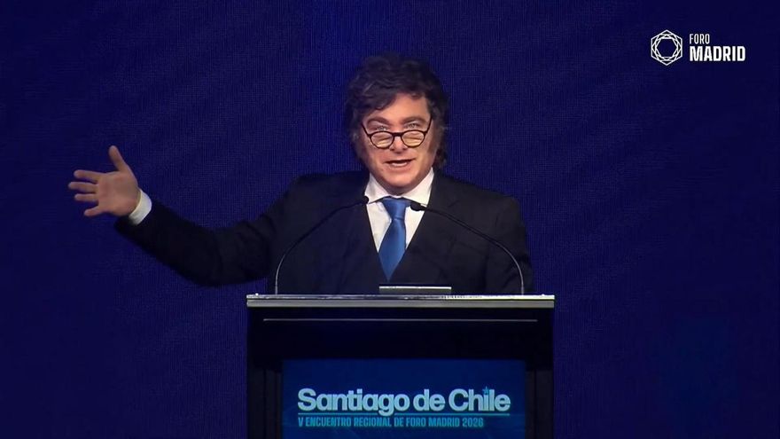 Milei elogió en Chile la dictadura de Pinochet e insistió en que sufrió en 2025 "un golpe de Estado"