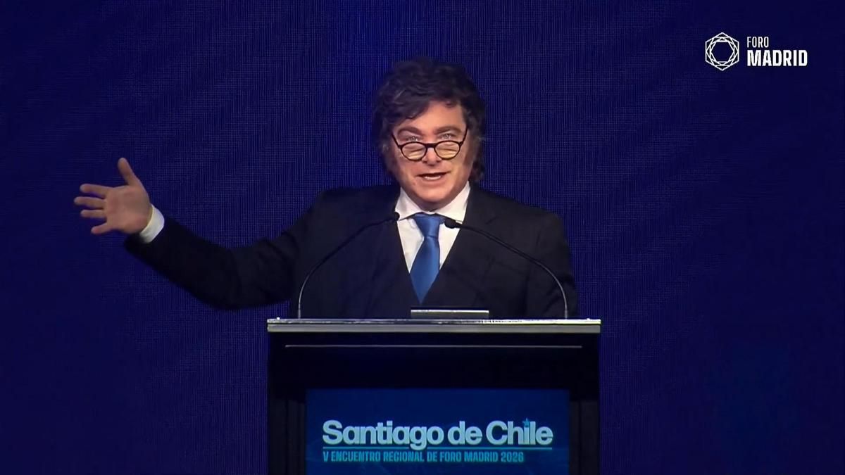 Milei elogió en Chile la dictadura de Pinochet e insistió en que sufrió en 2025 "un golpe de Estado"