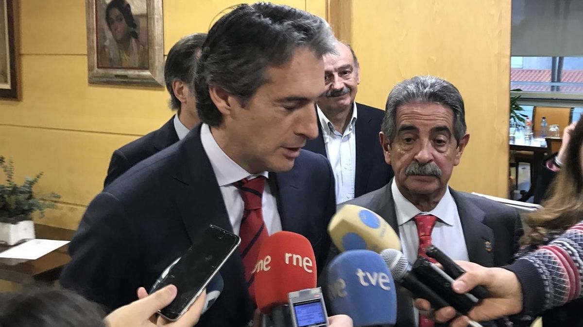 De la Serna no valora la situación en el PP de Cantabria porque "eso en estos momentos no toca"