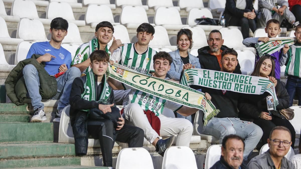 Grada Blanquiverde del Córdoba CF - Real Zaragoza
