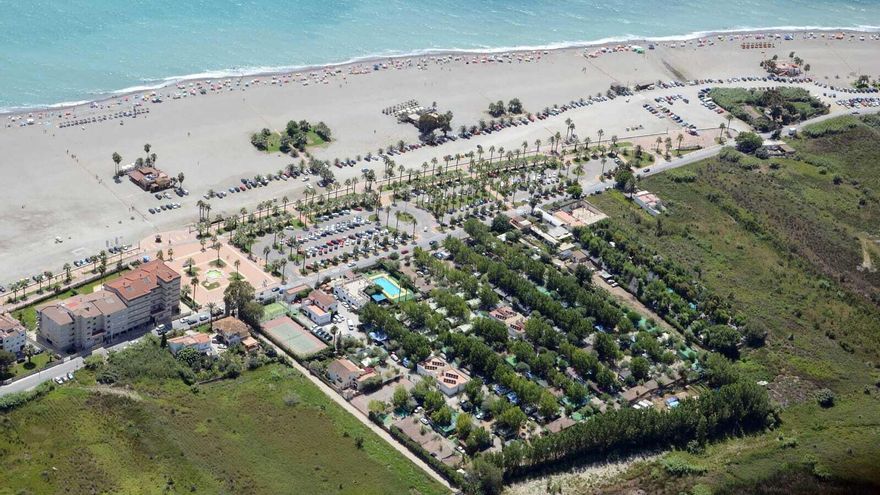La playa andaluza que recupera la bandera azul después de 38 años