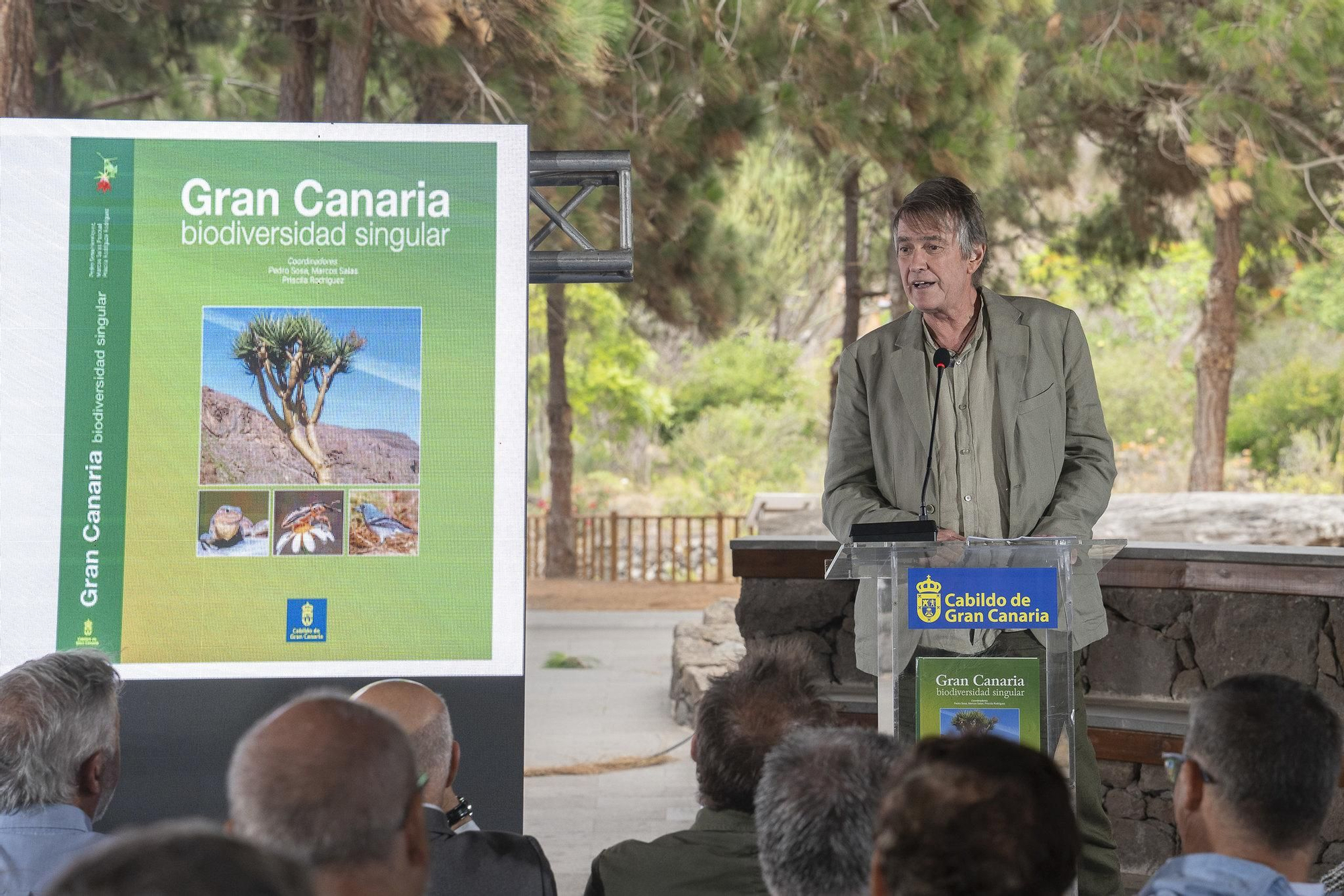 El catedrático de Botánica en el Instituto Universitario de Estudios Ambientales y Recursos Naturales (IUNAT) en la ULPGC, Pedro Sosa, en la presentación del libro este miércoles.