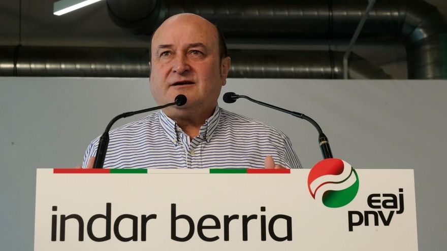 Ortuzar ataca a EH Bildu y asegura que la izquierda abertzale estuvo décadas "prendiendo fuego al país"