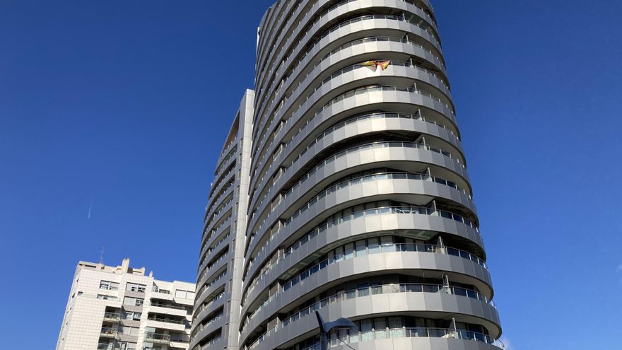 Los vecinos del otro edificio levantado en València por la promotora Fbex: "Tenemos más miedo que nunca"