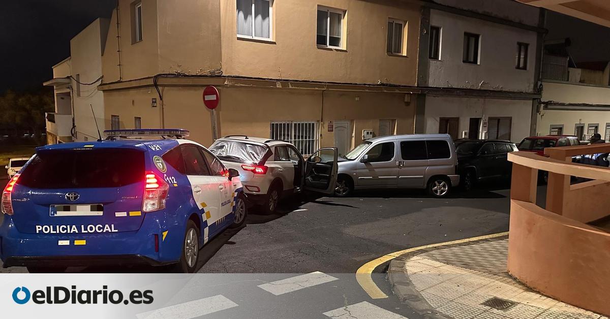 Chocan contra un vehículo y una casa cuando huían en un coche robado por La Laguna