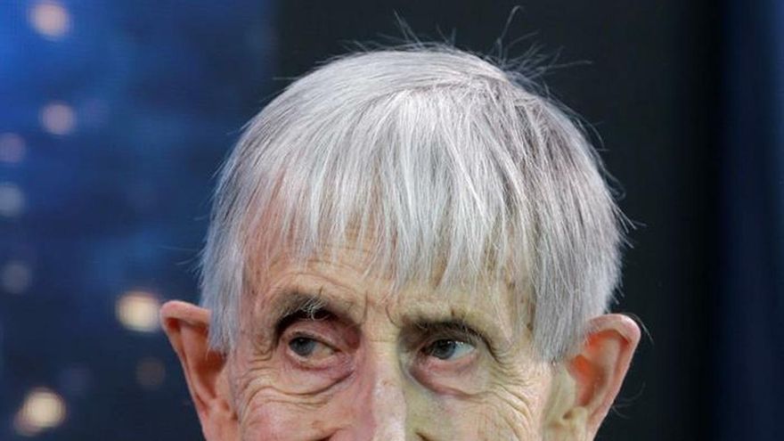Fotografía tomada en abril de 2016 en la que se registró al físico y matemático estadounidense de origen inglés Freeman Dyson, quien falleció este viernes a los 96 años en Nueva Jersey (EE.UU.).