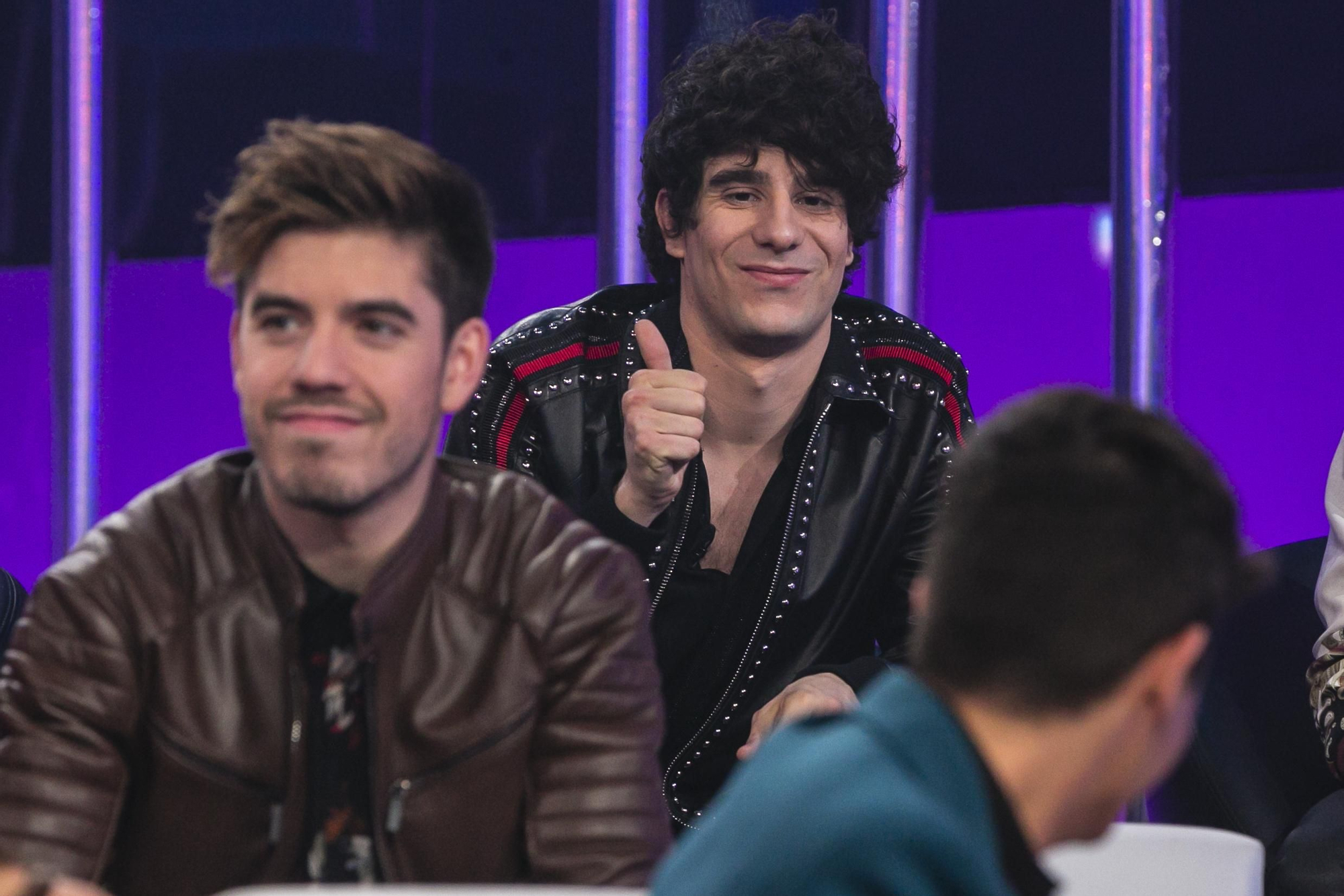 Gesto de complicidad de Javier Calvo con Alfred en la final de OT