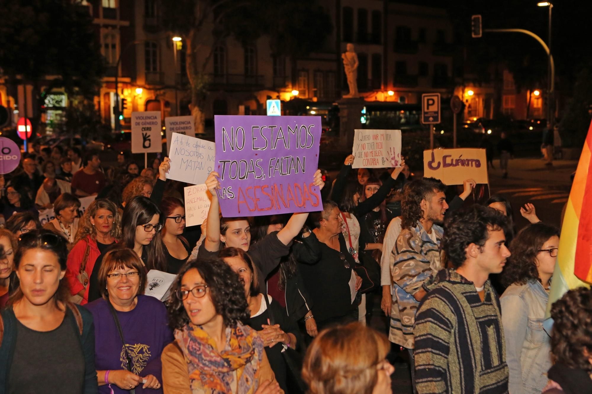 Manifestación contra la violencia machista en Las Palmas de Gran Canaria (ALEJANDRO RAMOS)