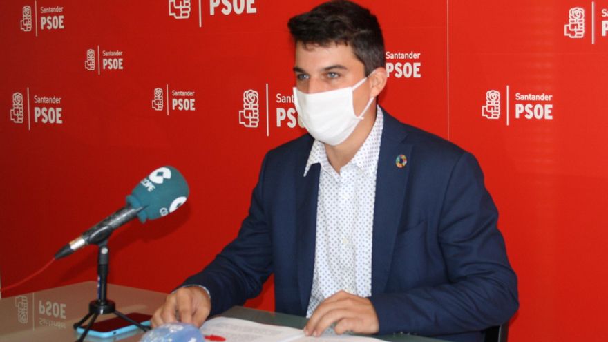 Santander destinará cuatro veces más a amortizar deuda con los bancos que a gasto social, según los socialistas