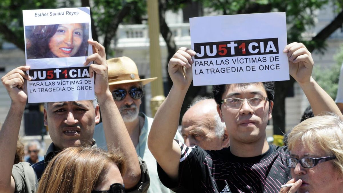 Familiares de víctimas de Once.
