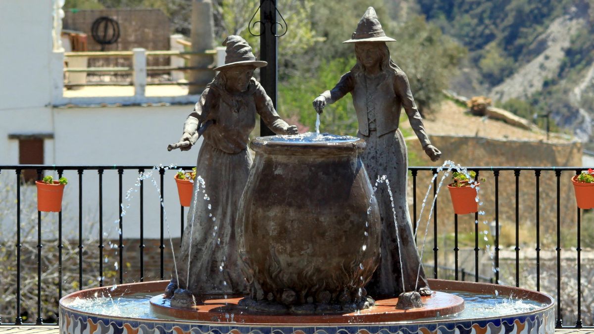 Cinco lugares en España para visitar en una escapada por Halloween y Todos los Santos