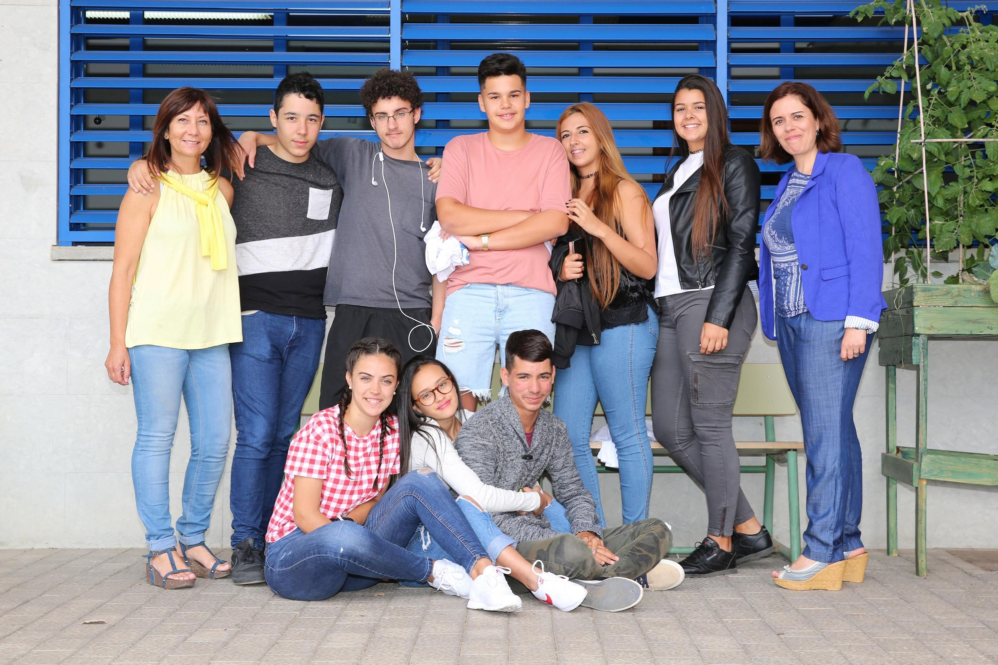 Profesoras y alumnos del IES Fernando Sagaseta