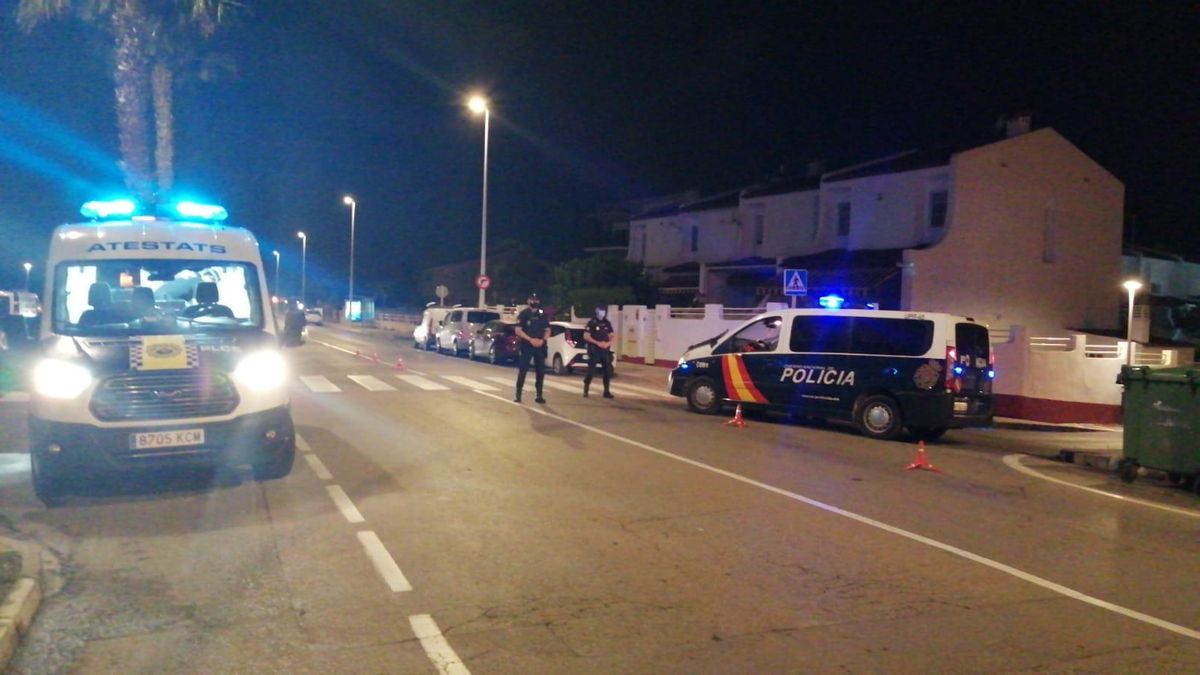 Un control de la policía durante la noche de San Juan.