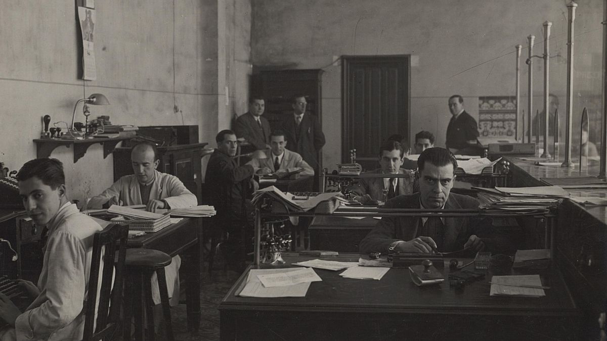 Personal de la sucursal del Banco de Bilbao en Jerez de la Frontera en 1941
