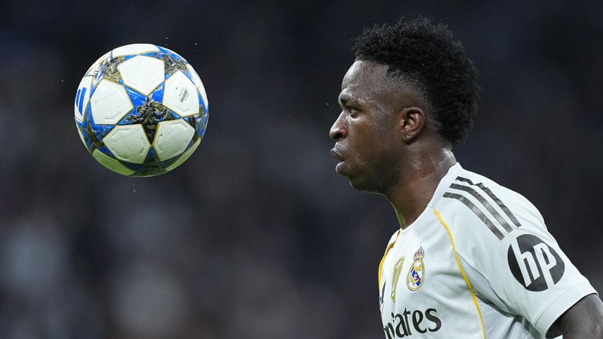 La Champions cambia su balón tras más de 20 años: nuevo diseño sin estrellas que marca un antes y un después